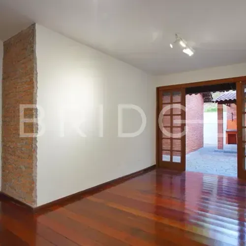 Apartamento com churrasqueira e 3 dorm.!