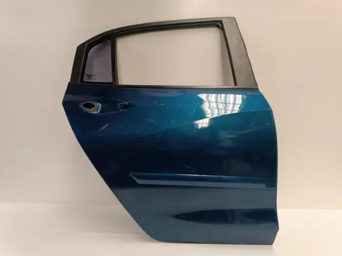Porta Traseira Onix 2020 A 2024 HATCH | Lado Direito | C/Detalhe - Usada/Original
