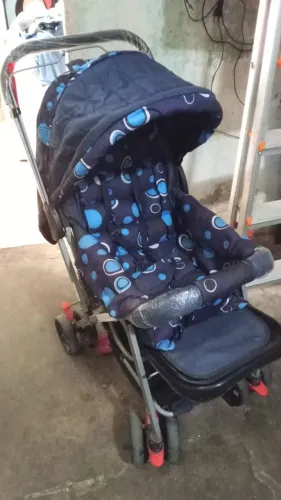 Carinho de bebê seminovo