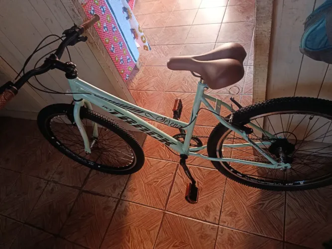Bicicleta nova, ela nunca foi usada, pq ficou grande para meu sobrinho.