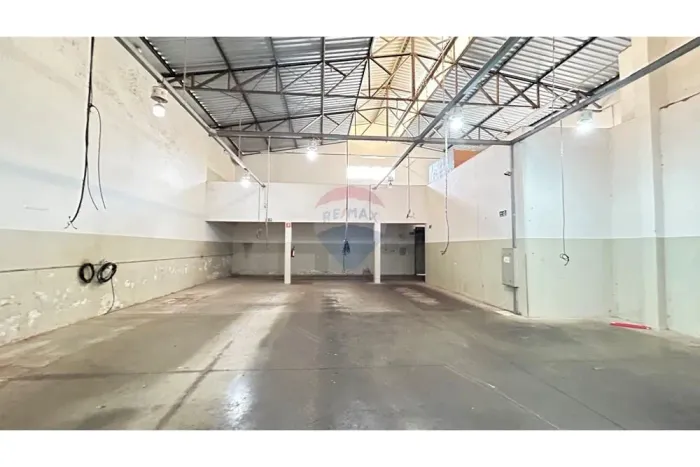Salão Comercial / Industrial à Venda em Nova Odessa Excelente Estrutura e Localização Est