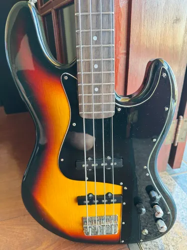 Contrabaixo Jazz Bass Luthier - Modelo Fender Signature Marcus Miller