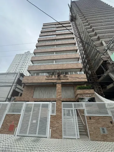 Apartamento Semi Mobiliado com 2 Dormitórios e Sacada Envidraçada no Bairro Caiçara
