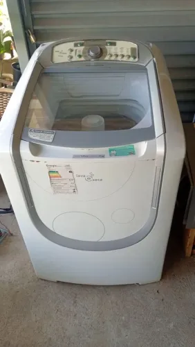 Máquina de lavar roupa lava e seca Eletrolux