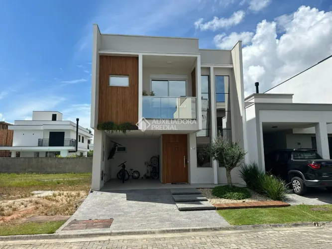 Casa de Alto Padrão Automatizada à Venda em Biguaçu !!