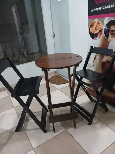 Mesa e cadeiras 