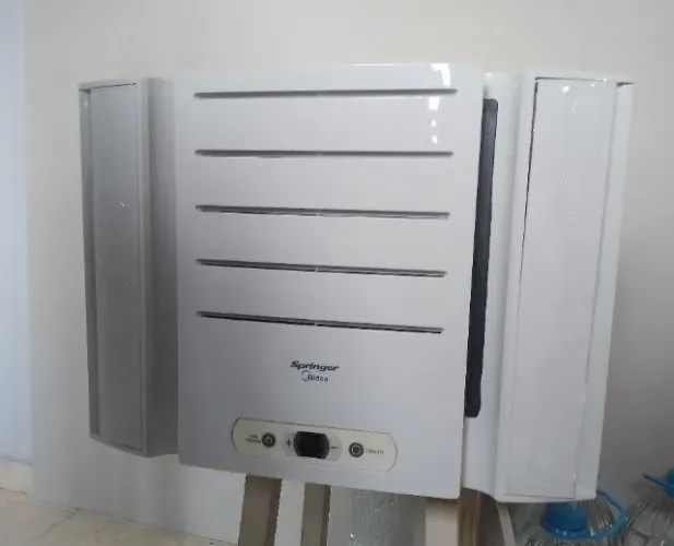 Ar Condicionado Janela Springer 7500BTUs - USADO, EM BOM ESTADO DE FUNCIONAMENTO