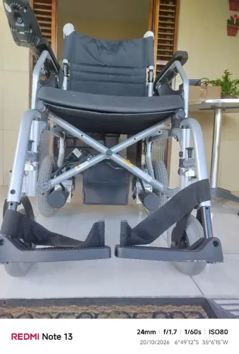 CADEIRA DE RODAS ELETRICA R$ 4.500,00