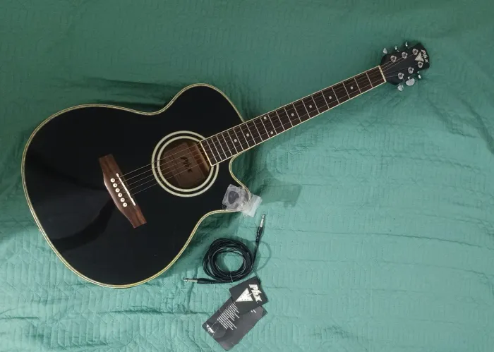 Violão elétrico Phx cordas de aço, paleta, capa bag e cabo de som - usado.