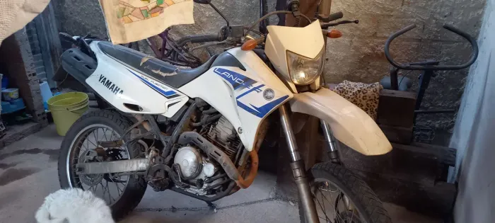 Moto Lander Yamaha