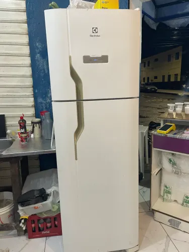 Vende-se geladeira eletrolux