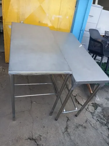 Mesa de inox.