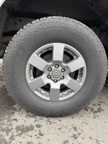 Vendo jogo de pneus michelin 265/70/16
