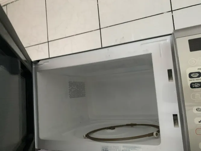 Microondas Brastemp grande 