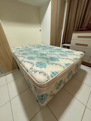 Cama Box de Casal - Excelente Estado | R$ 250