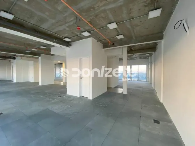 Sala Comercial para Aluguel em Baeta Neves, SBC 325 m² com 9 Vagas