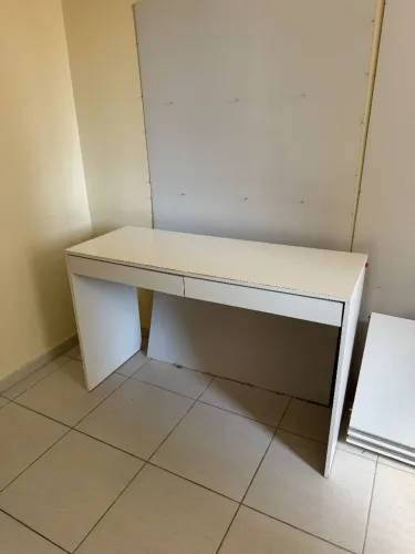 Escrivaninha Branca com 2 Gavetas