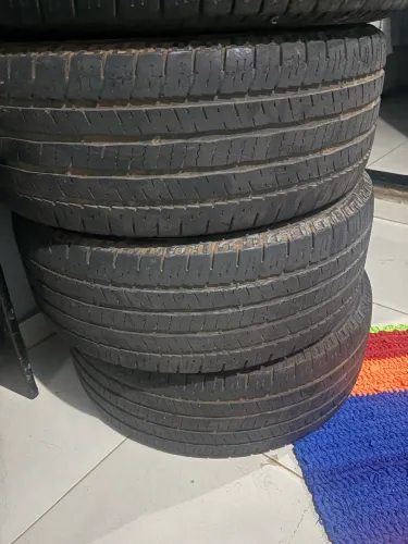 Pneu 235/60 R 16