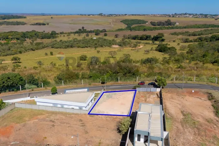 Venda Terreno Plano no Condominio Villa Suiça - 399 metros - Vista para a Reserva - Financ