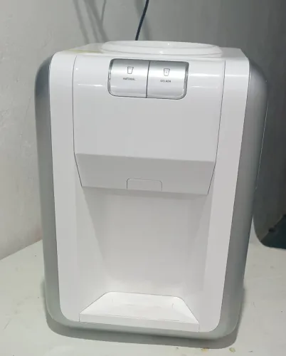 Bebedouro Electrolux novo 