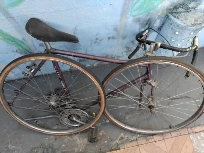 Bicicleta 10 marchas antiga para restaurar monark vendo ou troco por outra de menor valor