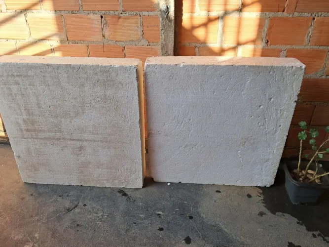 Vendo duas placas  de isopor  Isofort 