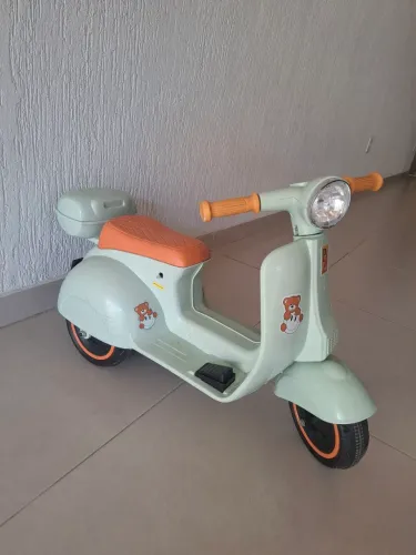 Moto elétrica infantil