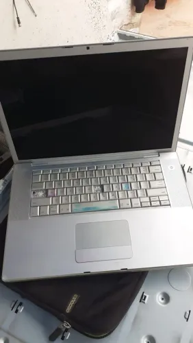 MacBook Pro 15" A1150 (2006) - Para Peças, Restauração ou Coleção