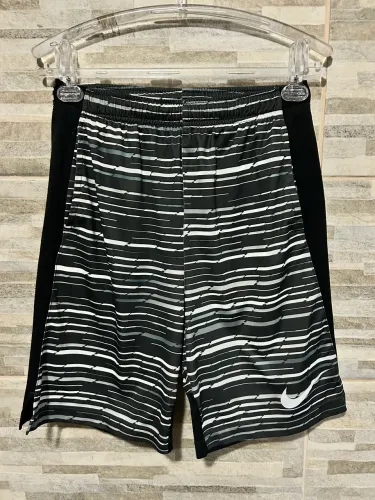 Short esportivo cinza Nike p