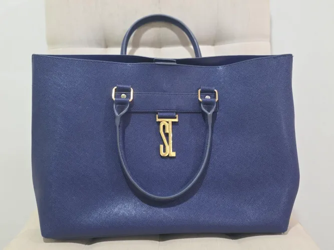Bolsa azul da Santa Lola