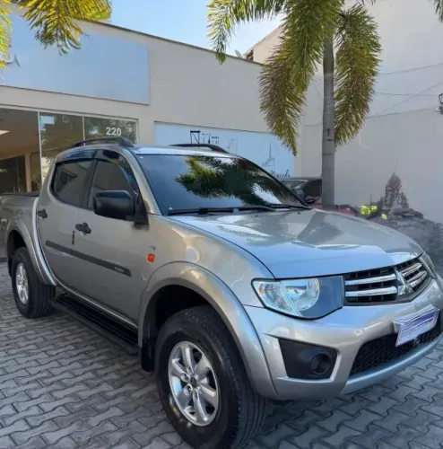 Mitsubishi L200 Triton HLS 2.4 Flex 16V CD Mec. 2016