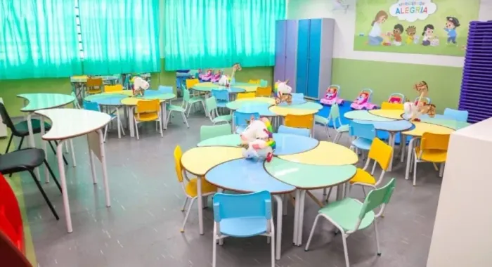 Vendo Escola porteira fechada bairro Quitauna em Osasco-SP 