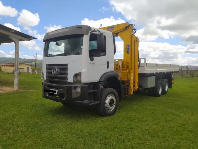 Caminhão Volkswagen 17.280 2014 com Munck de 30 Toneladas