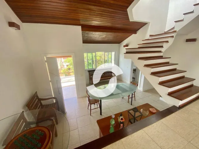 Casa com 4 dormitórios à venda, 208 m² por R$ 890.000,00 - Pendotiba - Niterói/RJ