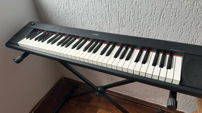 Piano Digital Yamaha Piaggero NP-12 - Completo com Acessórios