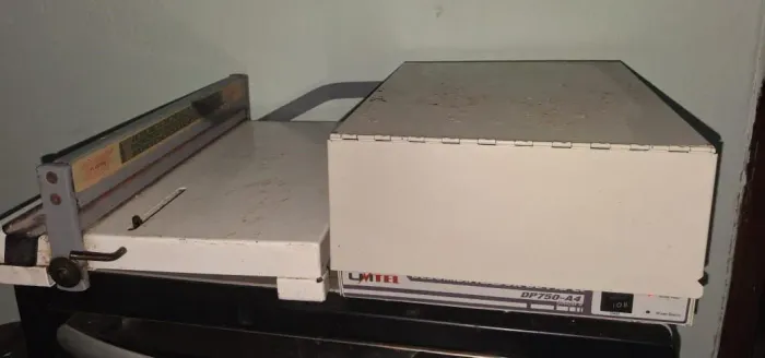 Encadernadora com umidificador