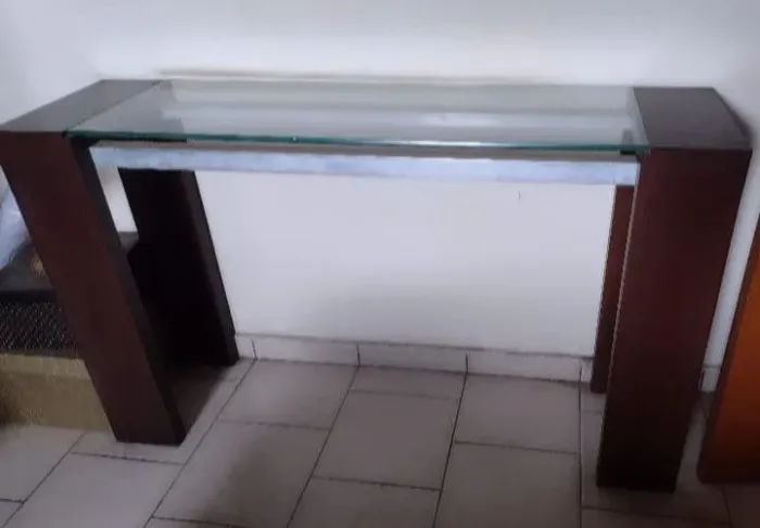 Vendo antigo aparador buffet de madeira maciça e tampa de vidro antigo 