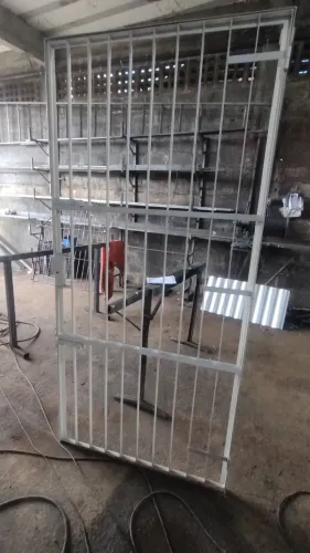 Portões em grades feito em Barras chatas