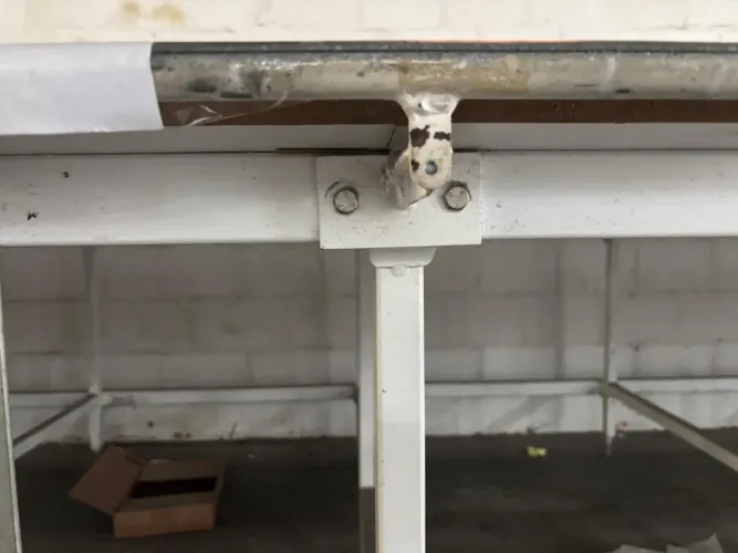 Mesa de madeira e ferro ideal para talharia em módulo 20mts de diâmetro
