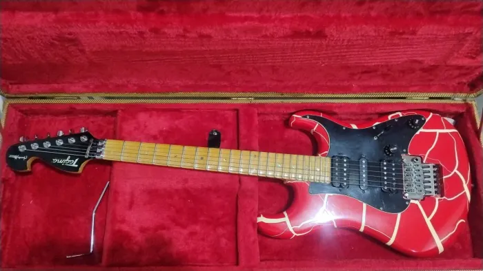Guitarra Tagima A2 + case 