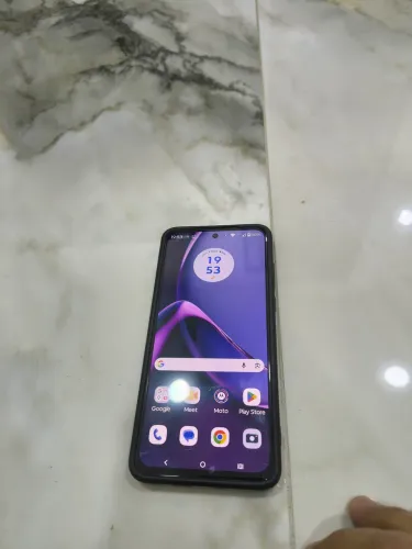 Moto G84 256gb 5g com 2 linhas na tela que não interfere nada funcionamento biometria ok