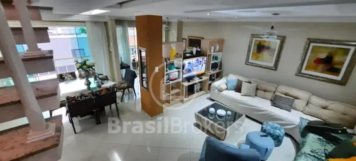 Casa de Condomínio 4 quartos, sendo 1 suíte