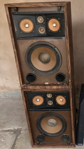 Caixas Sansui SP-1200A