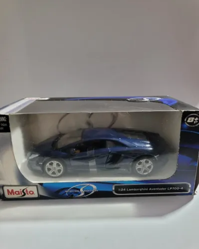 Miniatura 1:24 Lamborghini Aventador Maisto
