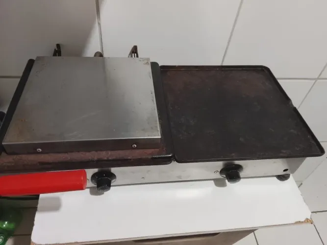 Chapa sanduicheira elétrica