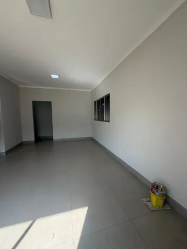 Aluga-se casa de 3/4 no Condomínio Bosque dos ipes em Cuiabá MT 