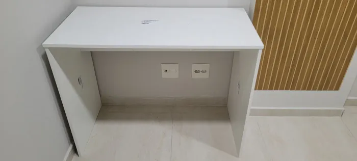 Mesa branca para estudo