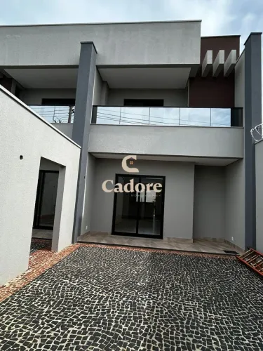 Sobrado à venda no Aclimação com 3/4 sendo 01 suíte e garagem para 02 carros