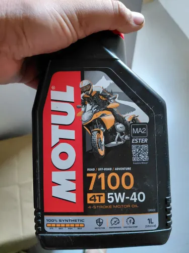 Óleo para moto Motul 5w40 7100 lote 16 litros