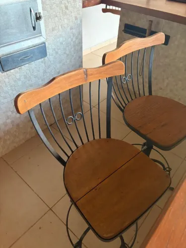 6 Banquetas de Ferro e Madeira